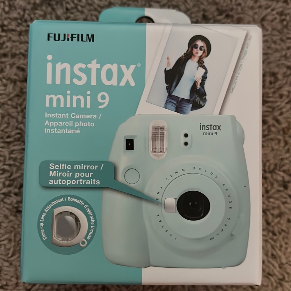 Fujifilm instax mini 9 camera with film already in camera!